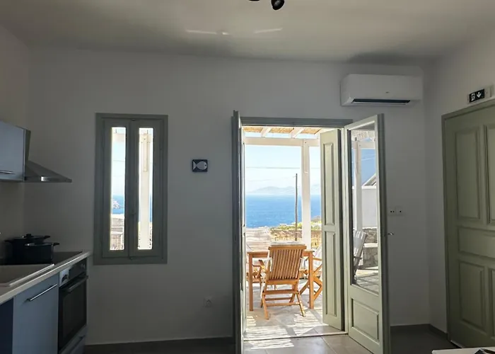 Psaraki House * Serifos Town