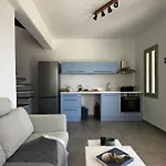 Psaraki House Apartament *